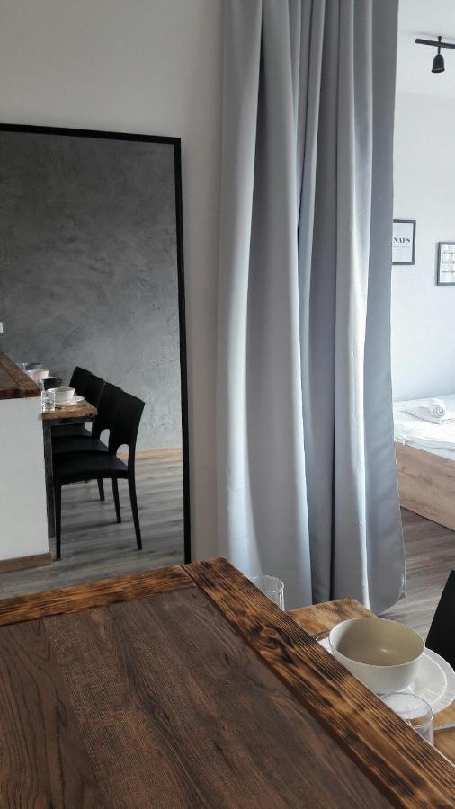 ורשה Silver Apartment In Wilanow מראה חיצוני תמונה